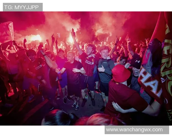 足球明星转会引发热议粉丝楼下狂欢庆祝新篇章